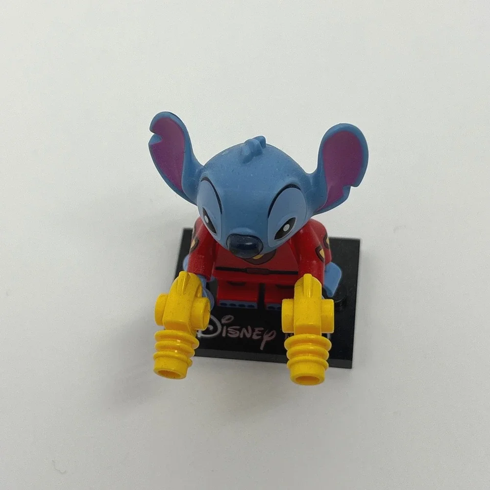 LEGO Disney 100 CMF Stitch 626 Minifigure 71038-16 Blasters & Stand Complete